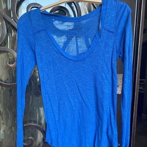 Free people long sleeve tee relaxed fit sz M blue